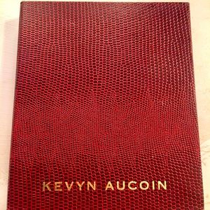 Kevyn Aucoin sculpting palette